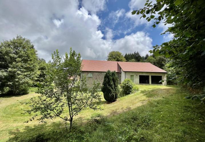 Maison • Vente • 200m2 • BASVILLE