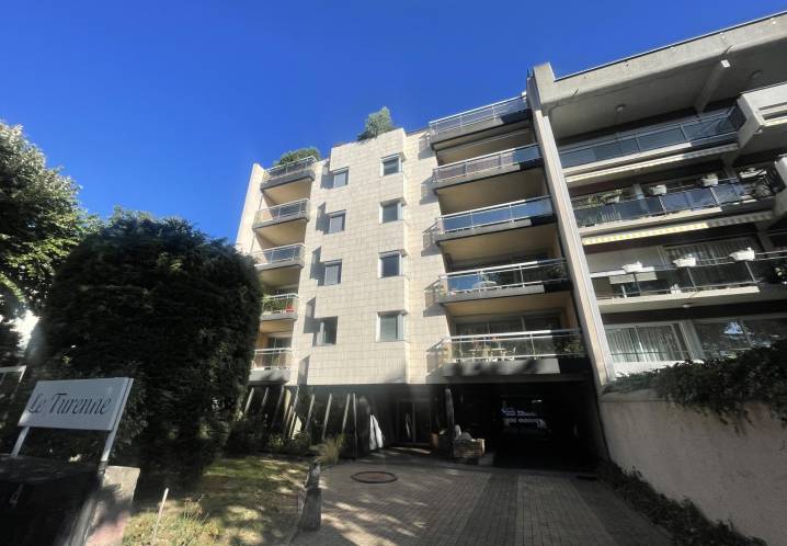 Commercial • Vente • 92m2 • Chamalières