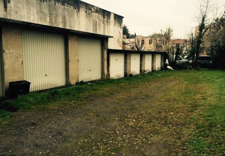 Parking • Location • 12m2 • Beaumont